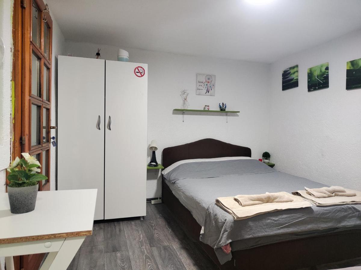 Vini Studio With Private Parking สโกเปีย ภายนอก รูปภาพ